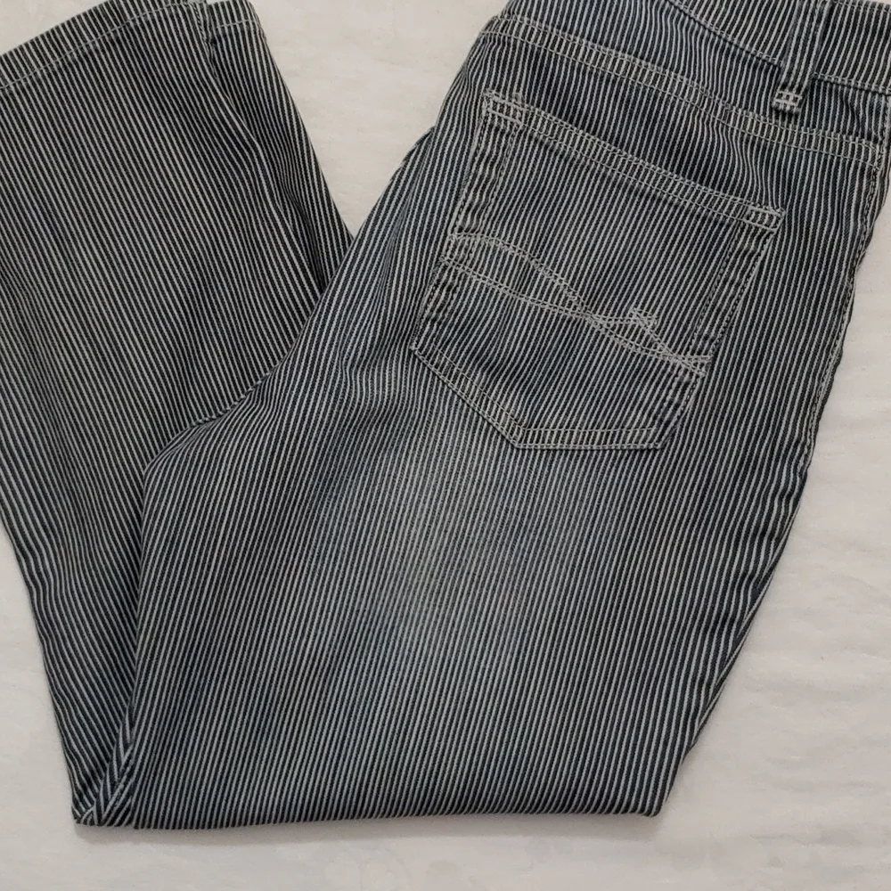 Lee's Women's Size 8 Slimming Fit Capris